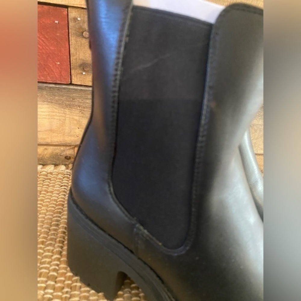Sam & Libby Black Chunky Heel Boots - Picture 3 of 12